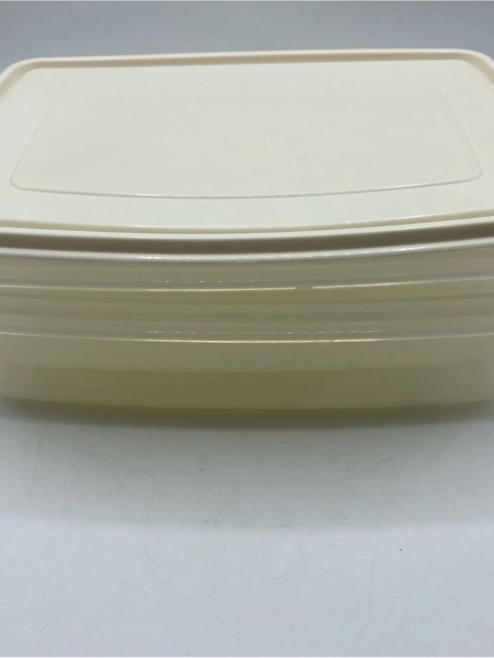 2 Vintage Rubbermaid Servin Saver #7 Rectangle 17 Cup 0006 Sheer & 1 Almond Lid